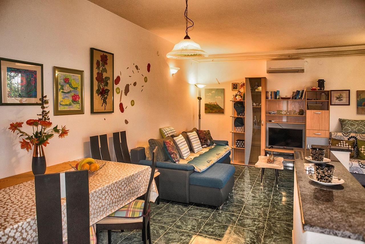 Apartment Lori Fažana エクステリア 写真