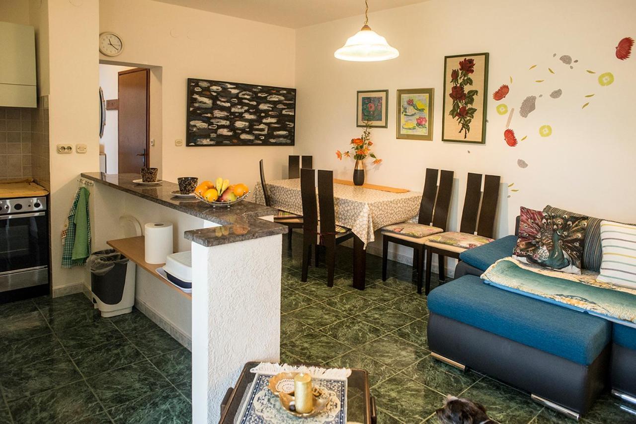 Apartment Lori Fažana エクステリア 写真