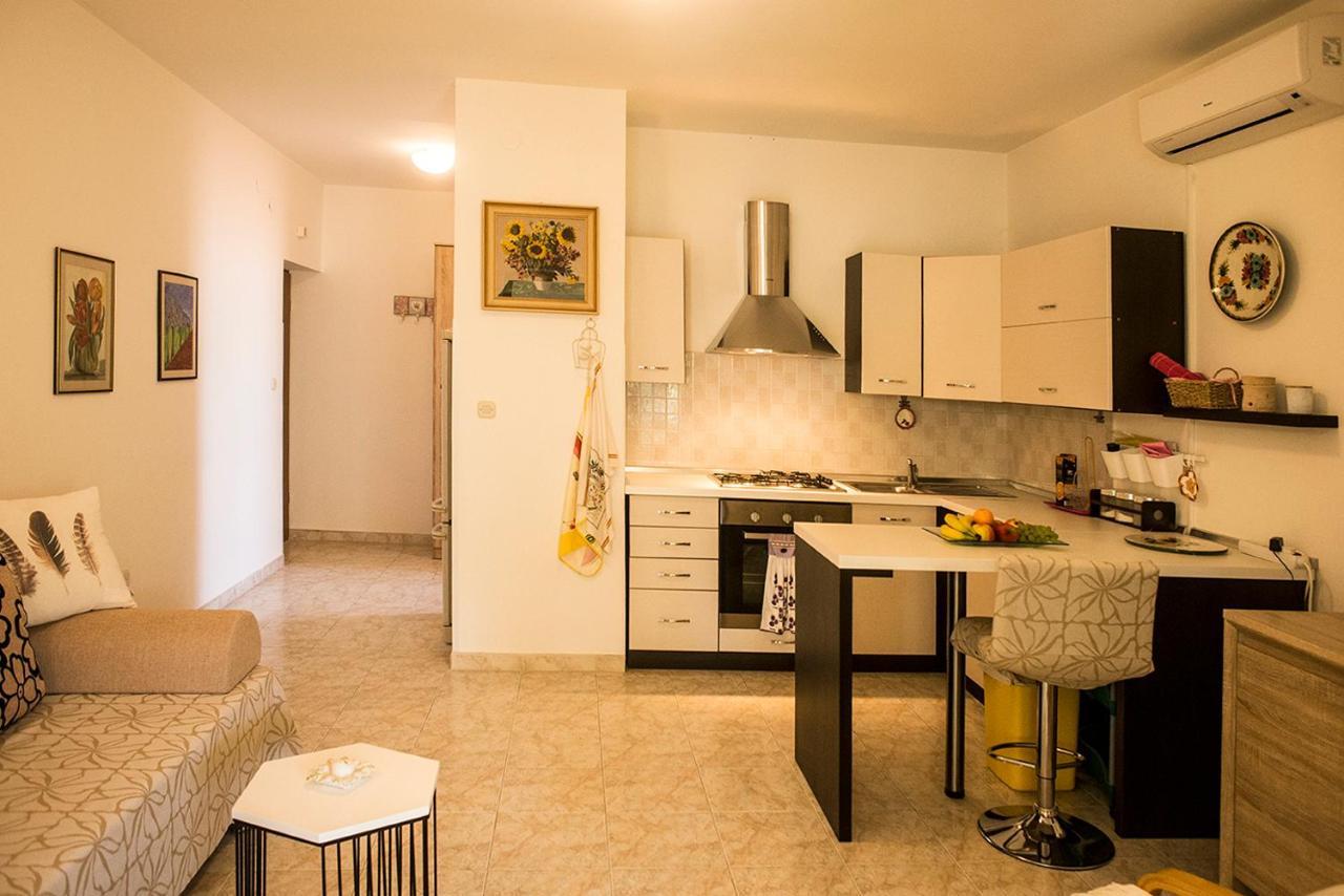 Apartment Lori Fažana エクステリア 写真