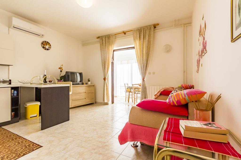 Apartment Lori Fažana エクステリア 写真