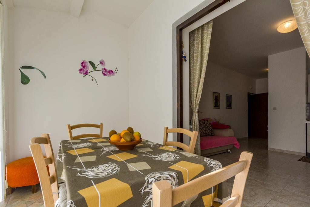 Apartment Lori Fažana エクステリア 写真